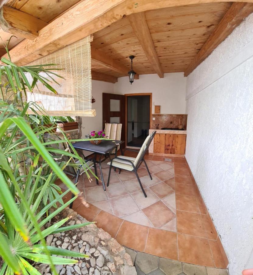 Apartments Villa Arta Murter Esterno foto