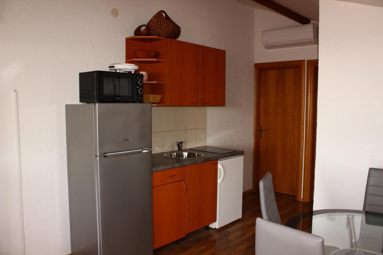 Apartments Villa Arta Murter Esterno foto