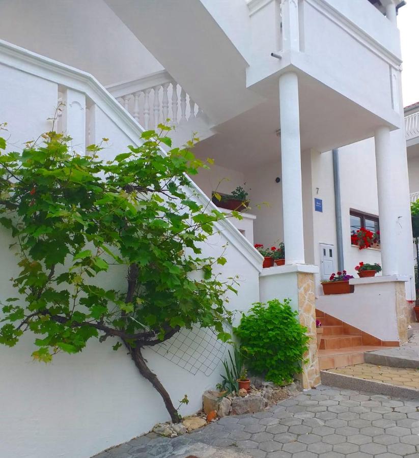 Apartments Villa Arta Murter Esterno foto