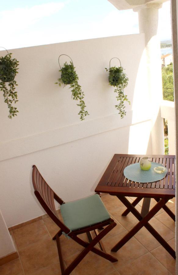 Apartments Villa Arta Murter Esterno foto