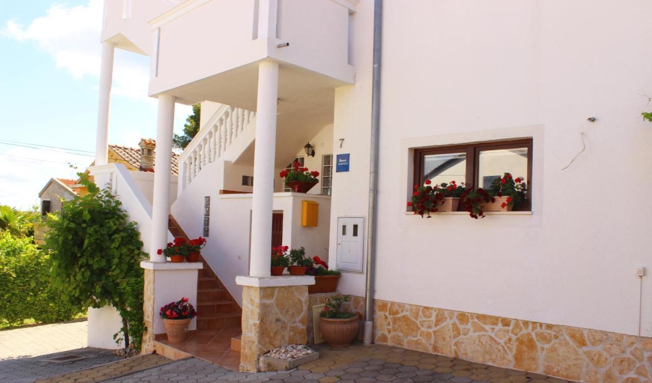 Apartments Villa Arta Murter Esterno foto